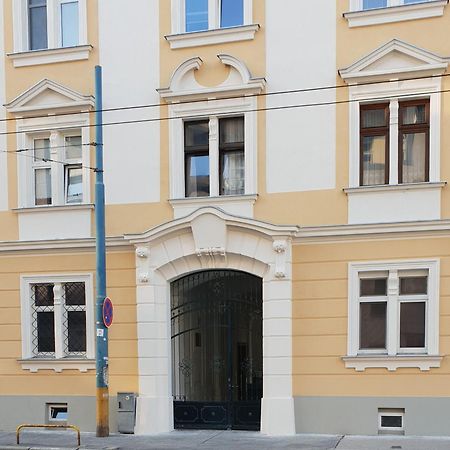 Romantic Central Flat Братислава Экстерьер фото