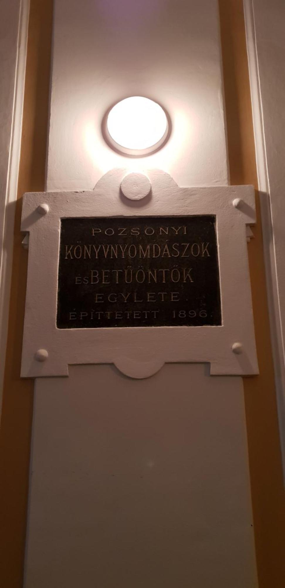 Romantic Central Flat Братислава Экстерьер фото