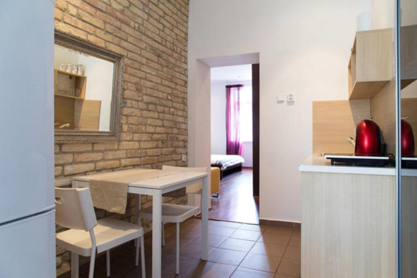 Romantic Central Flat Братислава Экстерьер фото